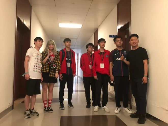 与肋部斜插 与肋部斜插